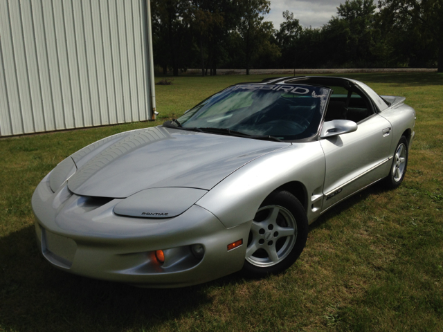 Pontiac Firebird 1998 photo 2