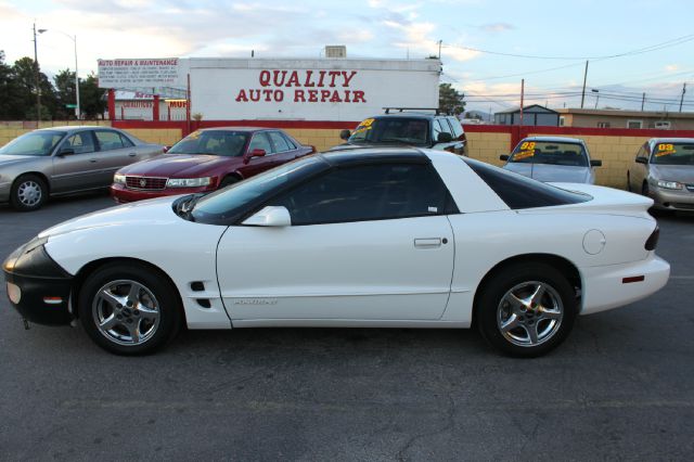 Pontiac Firebird 1999 photo 1