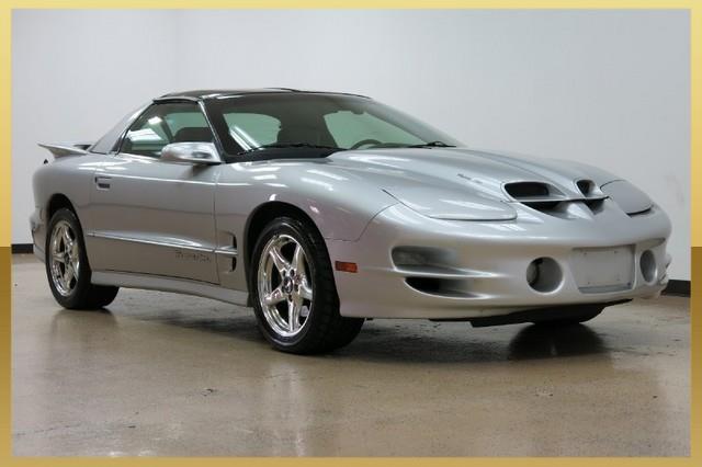 Pontiac Firebird 2000 photo 2