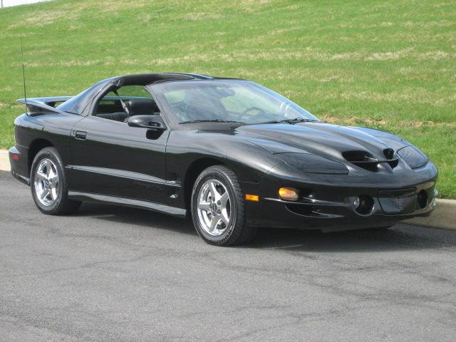 Pontiac Firebird 2000 photo 2