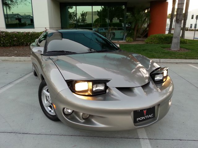 Pontiac Firebird 2000 photo 1