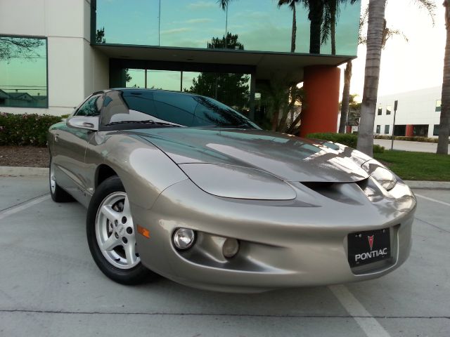 Pontiac Firebird 2000 photo 2