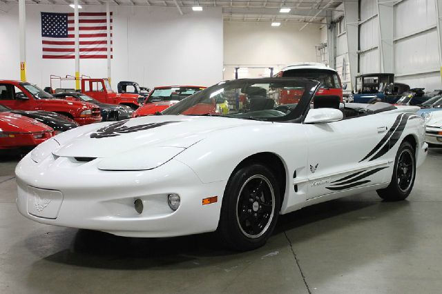 Pontiac Firebird 2000 photo 1