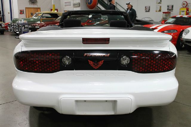 Pontiac Firebird 2000 photo 2