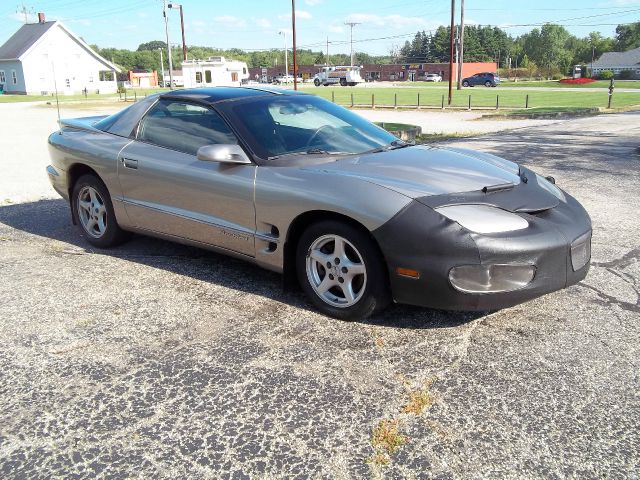 Pontiac Firebird 2001 photo 1