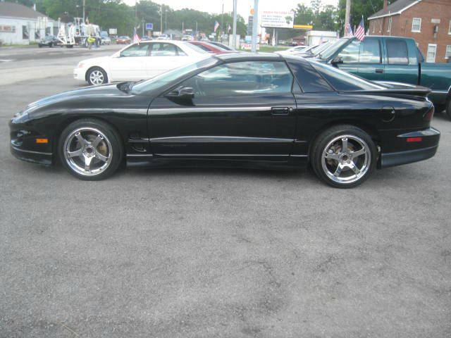 Pontiac Firebird 2001 photo 1