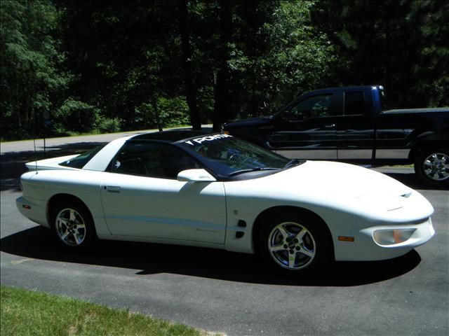 Pontiac Firebird 2001 photo 1
