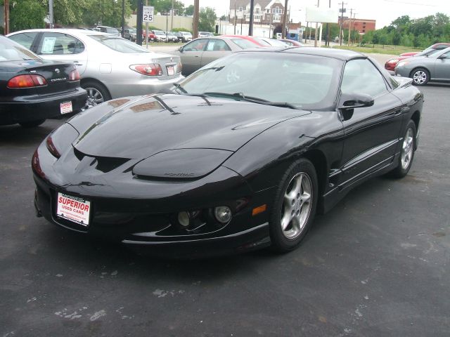 Pontiac Firebird 2001 photo 1