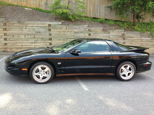 Pontiac Firebird 2002 photo 3