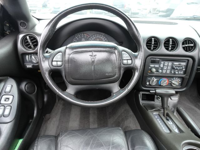 Pontiac Firebird 2002 photo 10