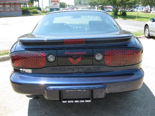 Pontiac Firebird 2002 photo 2