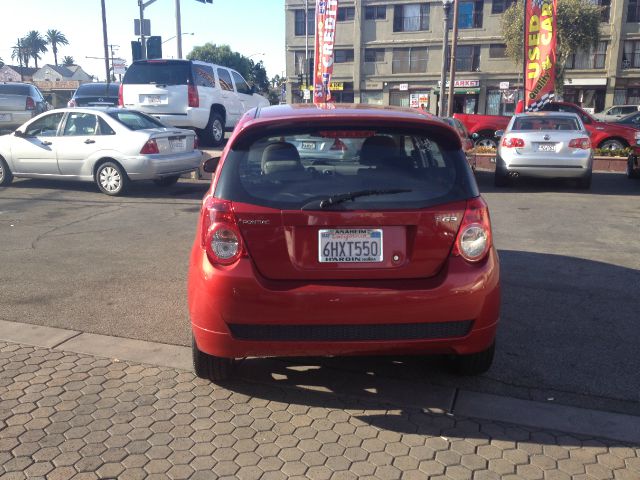 Pontiac G3 Wave 2009 photo 2