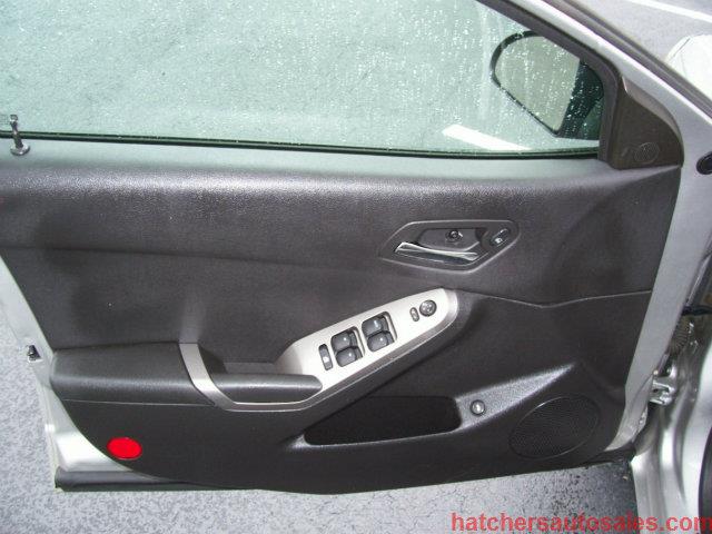 Pontiac G6 4WD Supercrew Styleside 5-1/2 Ft Box XLT Sedan