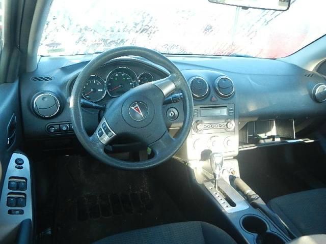 Pontiac G6 2006 photo 2