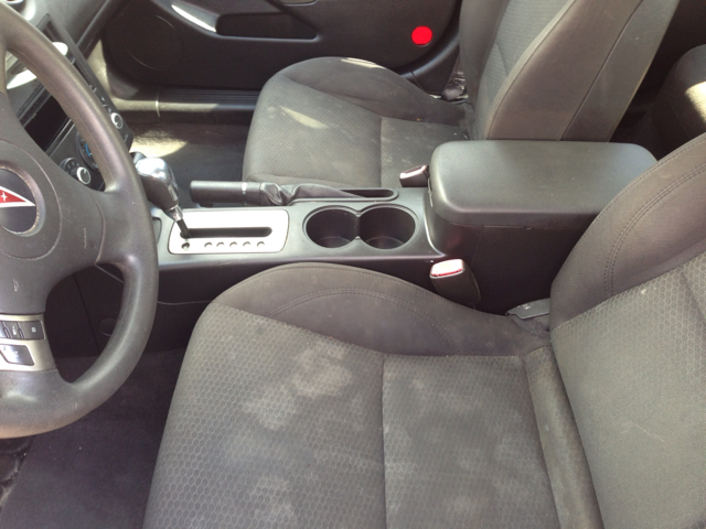 Pontiac G6 2006 photo 2