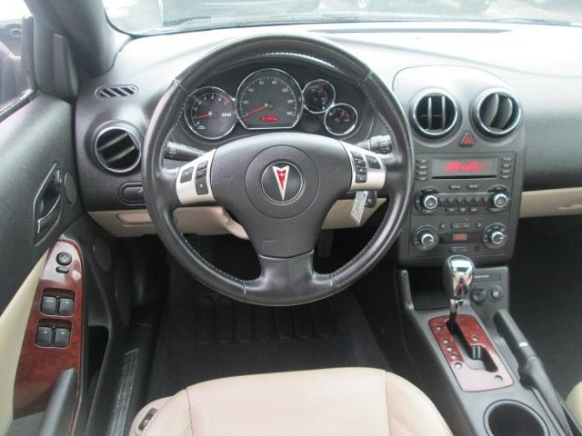 Pontiac G6 2007 photo 2