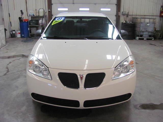 Pontiac G6 Sport -5 Speed-stick-4x4 Sedan