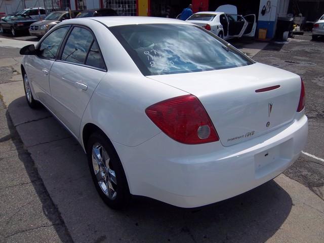 Pontiac G6 2007 photo 2