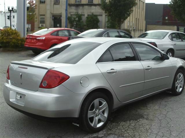 Pontiac G6 2007 photo 2