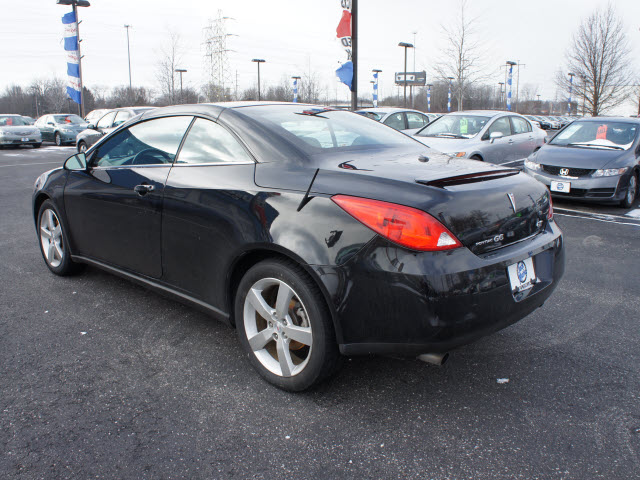 Pontiac G6 2007 photo 2