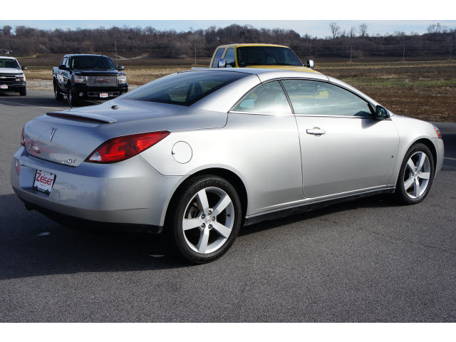 Pontiac G6 2007 photo 2
