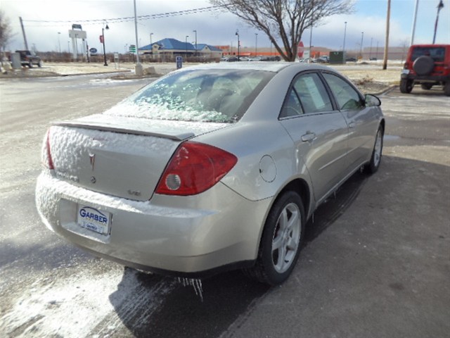 Pontiac G6 2007 photo 2