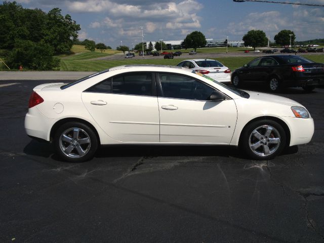 Pontiac G6 XUV SLE 4WD Sedan