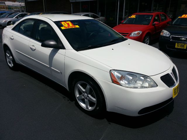 Pontiac G6 2007 photo 2