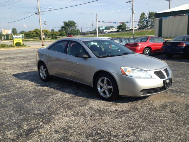 Pontiac G6 4WD Supercrew Styleside 5-1/2 Ft Box XLT Sedan