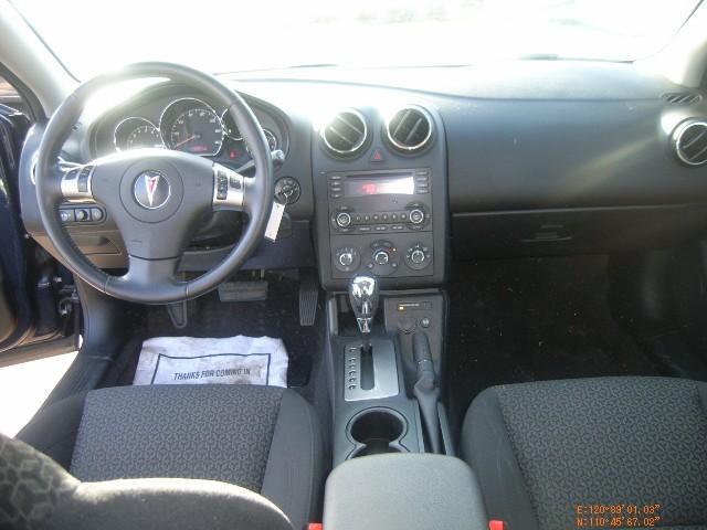 Pontiac G6 2008 photo 2