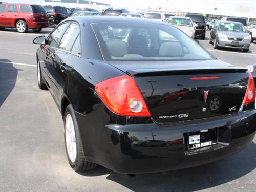 Pontiac G6 2008 photo 2