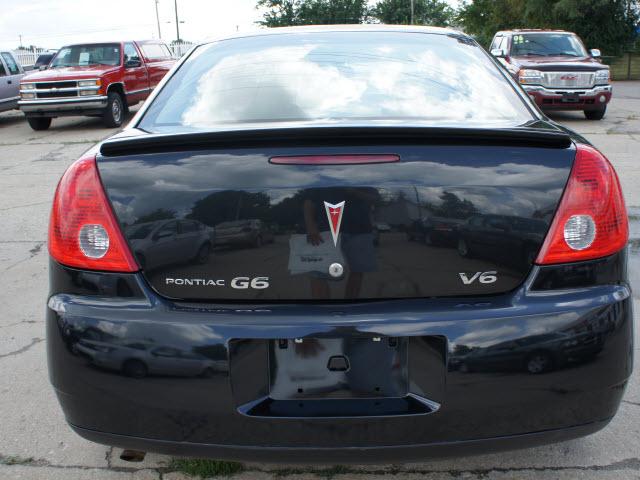 Pontiac G6 2008 photo 2
