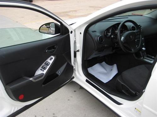 Pontiac G6 2008 photo 2