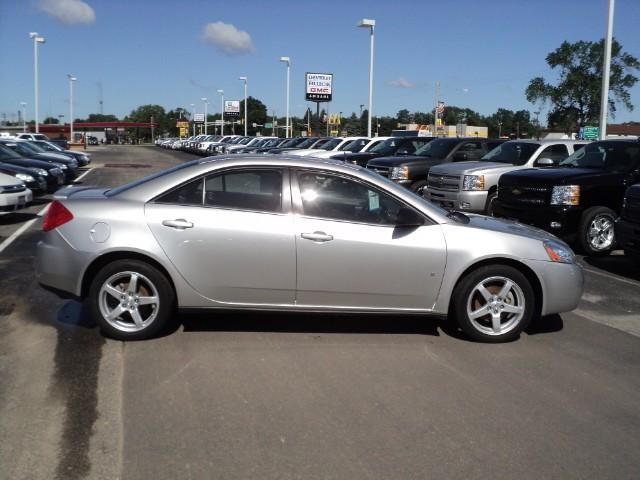 Pontiac G6 4WD Supercrew Styleside 5-1/2 Ft Box XLT Sedan