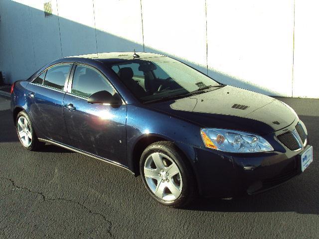Pontiac G6 4WD Supercrew Styleside 5-1/2 Ft Box XLT Sedan