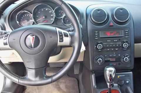 Pontiac G6 2008 photo 2
