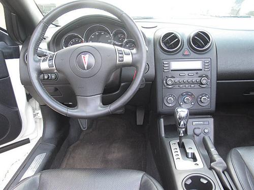 Pontiac G6 2008 photo 2