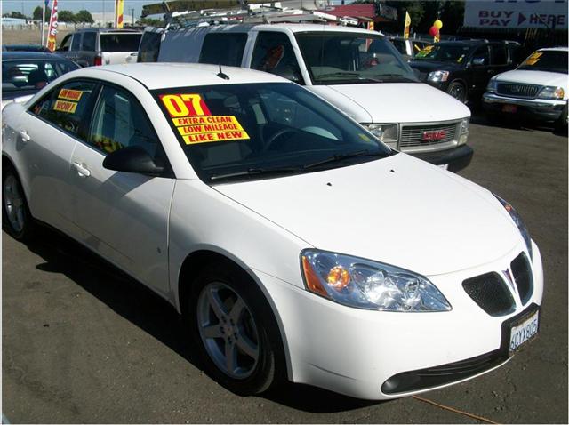 Pontiac G6 2008 photo 2