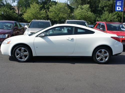 Pontiac G6 2008 photo 2