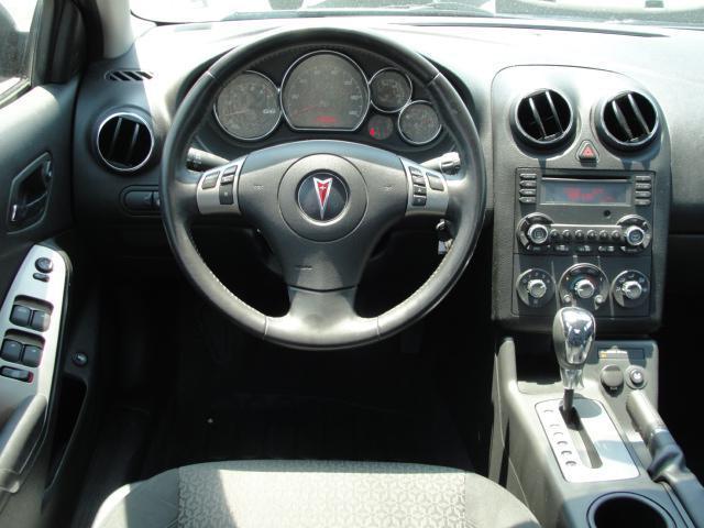 Pontiac G6 2008 photo 2