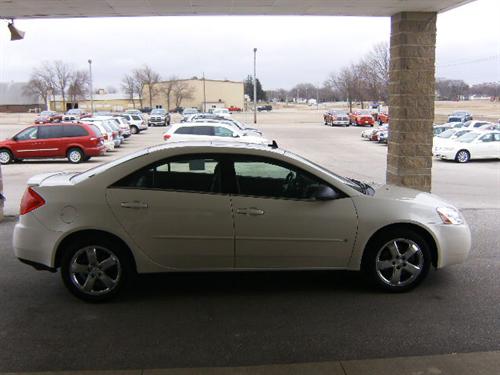 Pontiac G6 2008 photo 2