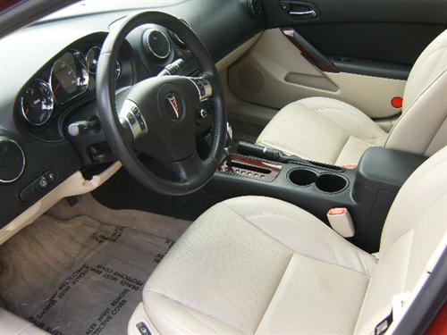 Pontiac G6 2008 photo 2