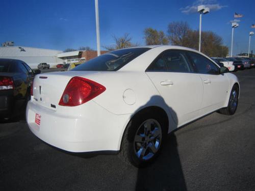 Pontiac G6 2008 photo 2
