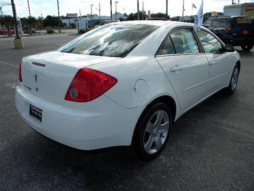 Pontiac G6 2008 photo 2