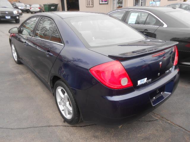 Pontiac G6 2009 photo 2