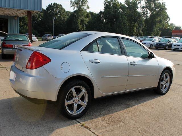 Pontiac G6 2009 photo 2