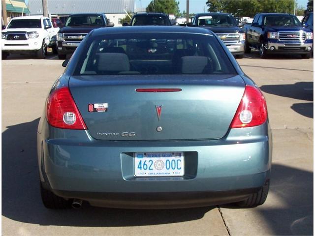 Pontiac G6 2009 photo 2