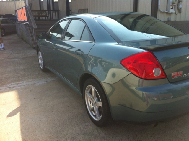 Pontiac G6 2009 photo 2