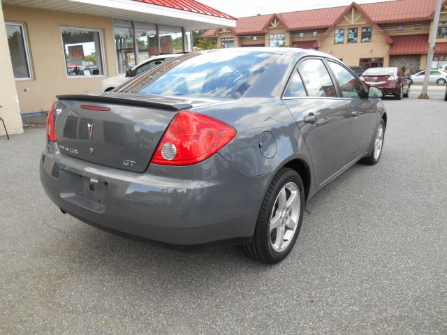 Pontiac G6 XUV SLE 4WD Sedan