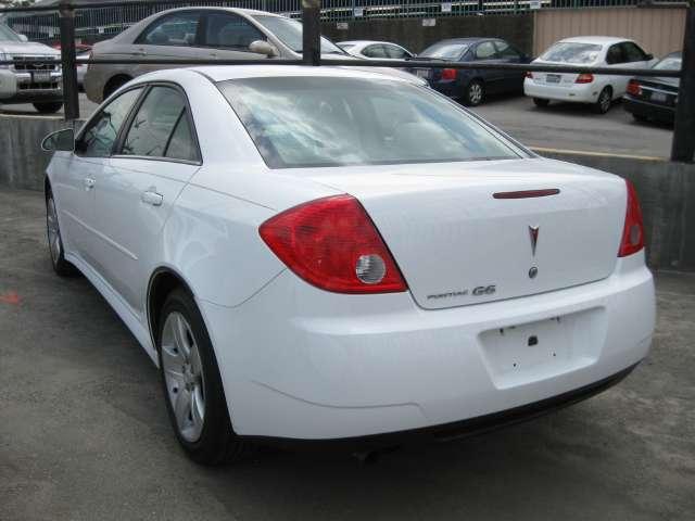 Pontiac G6 2010 photo 2